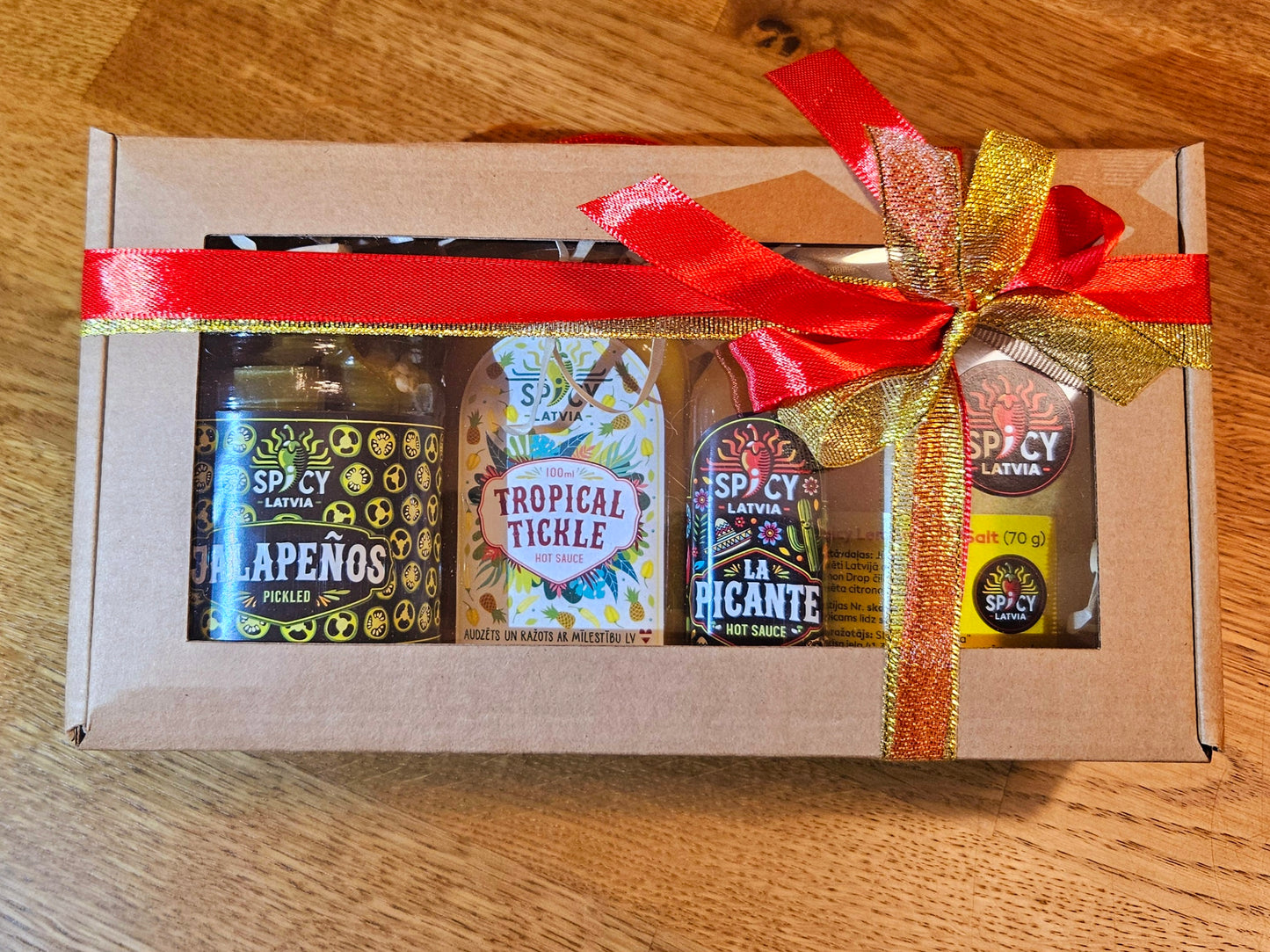 Ziemassvētku dāvanu kaste 1